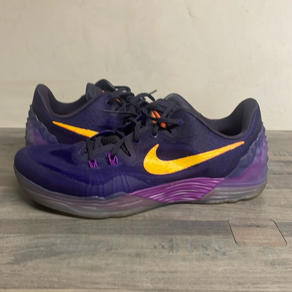 Nike sneakers Kobe Bryant size 13 purple good condition